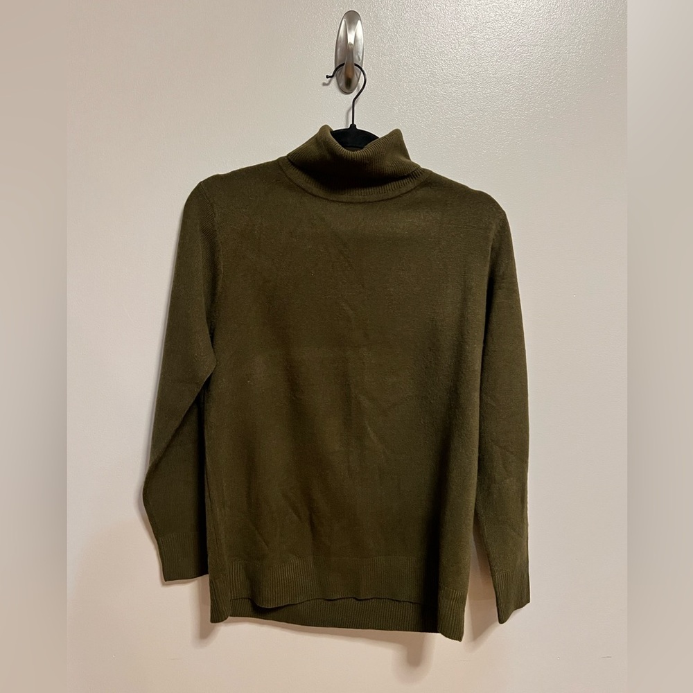 Army Green Turtleneck Sweater - Size Large (Fits like S/M)
